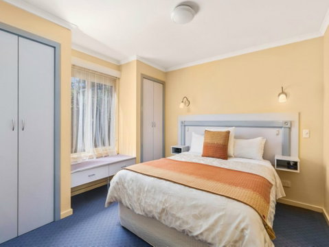 Cottages For Two - Newcastle Accommodation 1