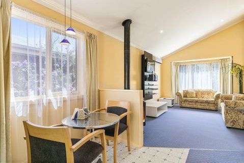 Cottages For Two - Newcastle Accommodation 2