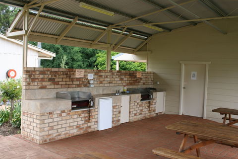 Fossickers' Tourist Park - Newcastle Accommodation 1