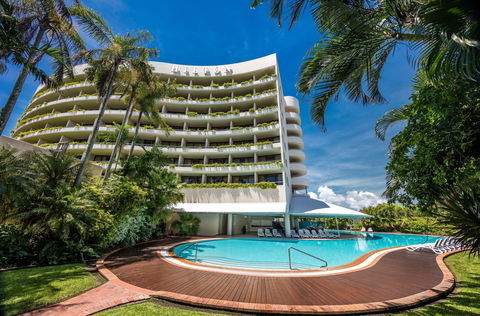 Hilton Cairns - New Castle Tourism 0