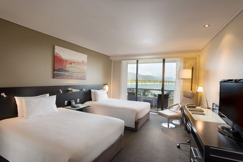 Hilton Cairns - New Castle Tourism 2