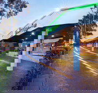 Holiday Inn Warwick Farm - Newcastle Accommodation