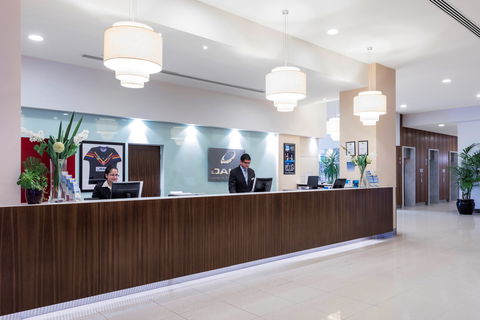 Oaks Glenelg Plaza Pier Suites - Newcastle Accommodation 1