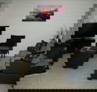 Palm View Holiday Apartments - Newcastle Accommodation