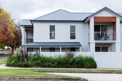 Stay Bathurst - Newcastle Accommodation 0