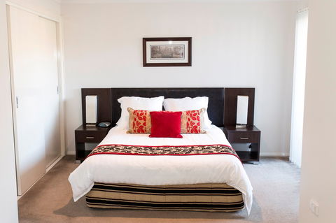 Stay Bathurst - Newcastle Accommodation 1