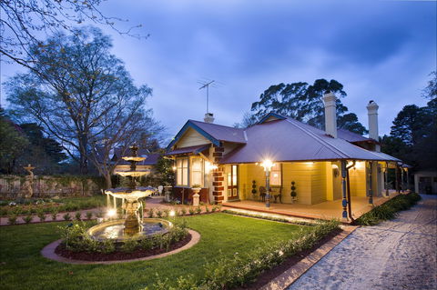 Varenna - Luxury Leura Accommodation - Newcastle Accommodation 0