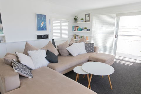 White Beach Cottage - The Perfect Beach Getaway - New Castle Tourism 2