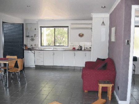 Wrens On Glenelg - New Castle Tourism 4