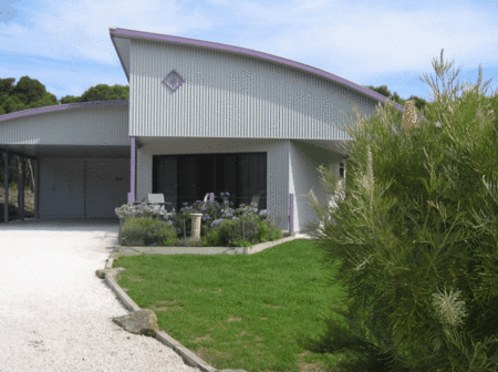 Wrens On Glenelg - New Castle Tourism 5