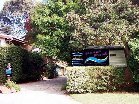 Beach Park Tourist Caravan Park - New Castle Tourism 0