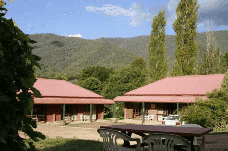 The Snowline Hotel - New Castle Tourism