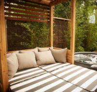 Lake House - Newcastle Accommodation