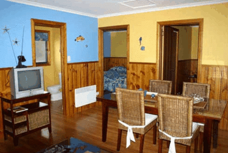 Bicheno's Gallery and Apartments - New Castle Tourism