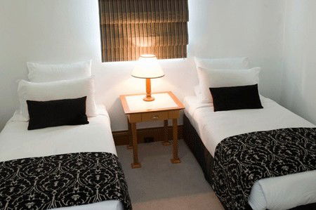 The Inchcolm Hotel - Newcastle Accommodation 1