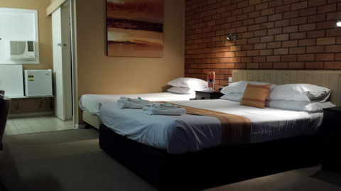 AA Hilldrop Motor Inn - New Castle Tourism 5