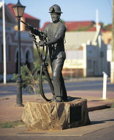 Miners Monument - Newcastle Accommodation 0