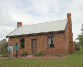 Sandalwood Yards And Tipperary School - New Castle Tourism 0