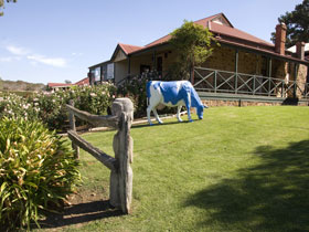 Longview Vineyard - Newcastle Accommodation 0