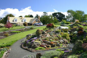 Kaydale Lodge Gardens - New Castle Tourism 0
