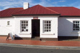 The Watch House - New Castle Tourism 0