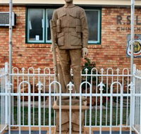 Soldier Statue Memorial Chinchilla - Newcastle Accommodation