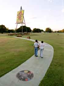 Emerald Centenary Of Federation Mosaic Pathway - Newcastle Accommodation 0