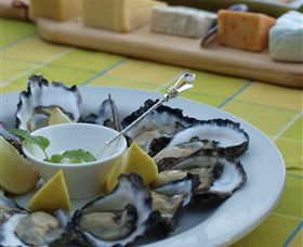Oyster Shed On Wray Street - New Castle Tourism 0
