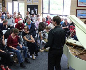 Artists On Parade Art Gallery - Newcastle Accommodation 2