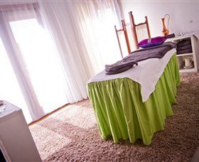 Paci Spa - Newcastle Accommodation 1