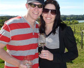 Kenny Escapes Food And Wine Tours - New Castle Tourism 0