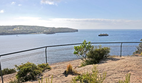 Arabanoo Lookout At Dobroyd Head - Newcastle Accommodation 2
