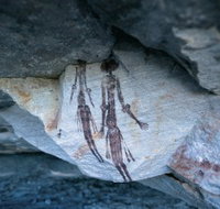 Gyorn Gyorn Bradshaw Paintings - Newcastle Accommodation