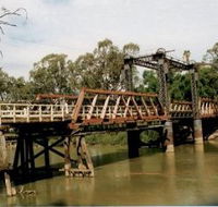 Swan Hill - Murray River Road Bridge - New Castle Tourism