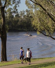 St George Riverbank Walkway - New Castle Tourism 0