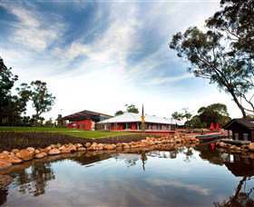 Savannah Visitor Plaza, Taronga Western Plains Zoo Dubbo - Newcastle Accommodation 2