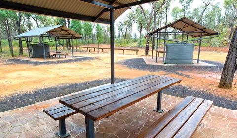 Salt Caves Picnic Area - New Castle Tourism 0