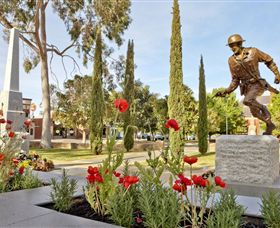 Private Robert Mactier Statue - Newcastle Accommodation 0