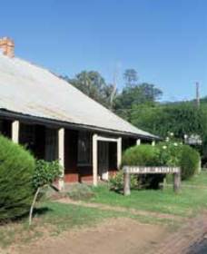 Lion Of Waterloo Tavern - New Castle Tourism 0