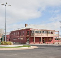 Kellys Rugby Hotel and Bottle Shop - New Castle Tourism