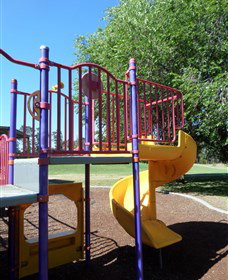 Fadden Pines Playground - Newcastle Accommodation 2
