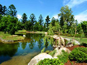 Queens Park In Ipswich - New Castle Tourism 0