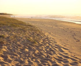 Fairy Meadow Beach - New Castle Tourism 0