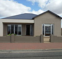Stansbury Beach House - Newcastle Accommodation