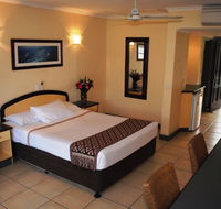 Bay Village Tropical Retreat - Newcastle Accommodation
