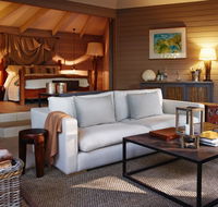 Pretty Beach House - Newcastle Accommodation