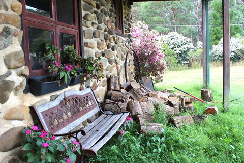 Rossiters’ Paintings - Newcastle Accommodation 3