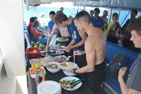Great Barrier Reef Dive And Snorkel Cruise From Mission Beach - New Castle Tourism 9