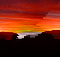 3-Day Alice Springs to Ayers Rock Camping Tour Including Kata Tjuta and Kings Canyon - Newcastle Accommodation