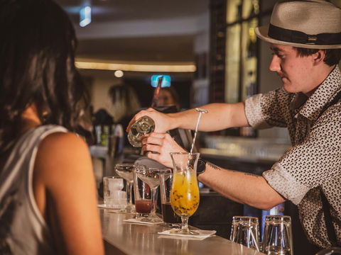 The Westport Club - New Castle Tourism 0